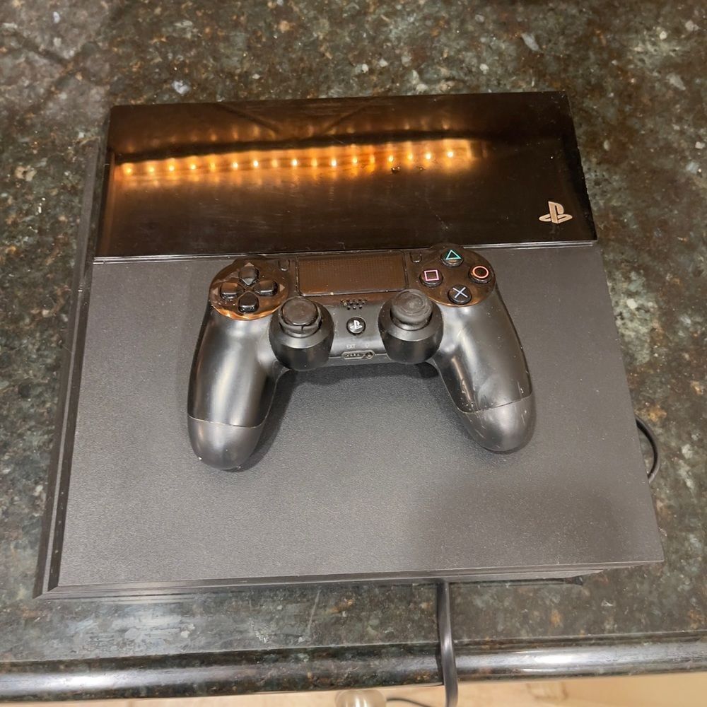 Sony PS4 Console w/ Controller – Tested Working – No Cords